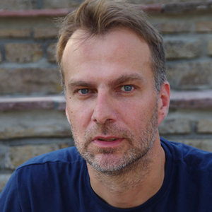 Dr Nicholas Moll